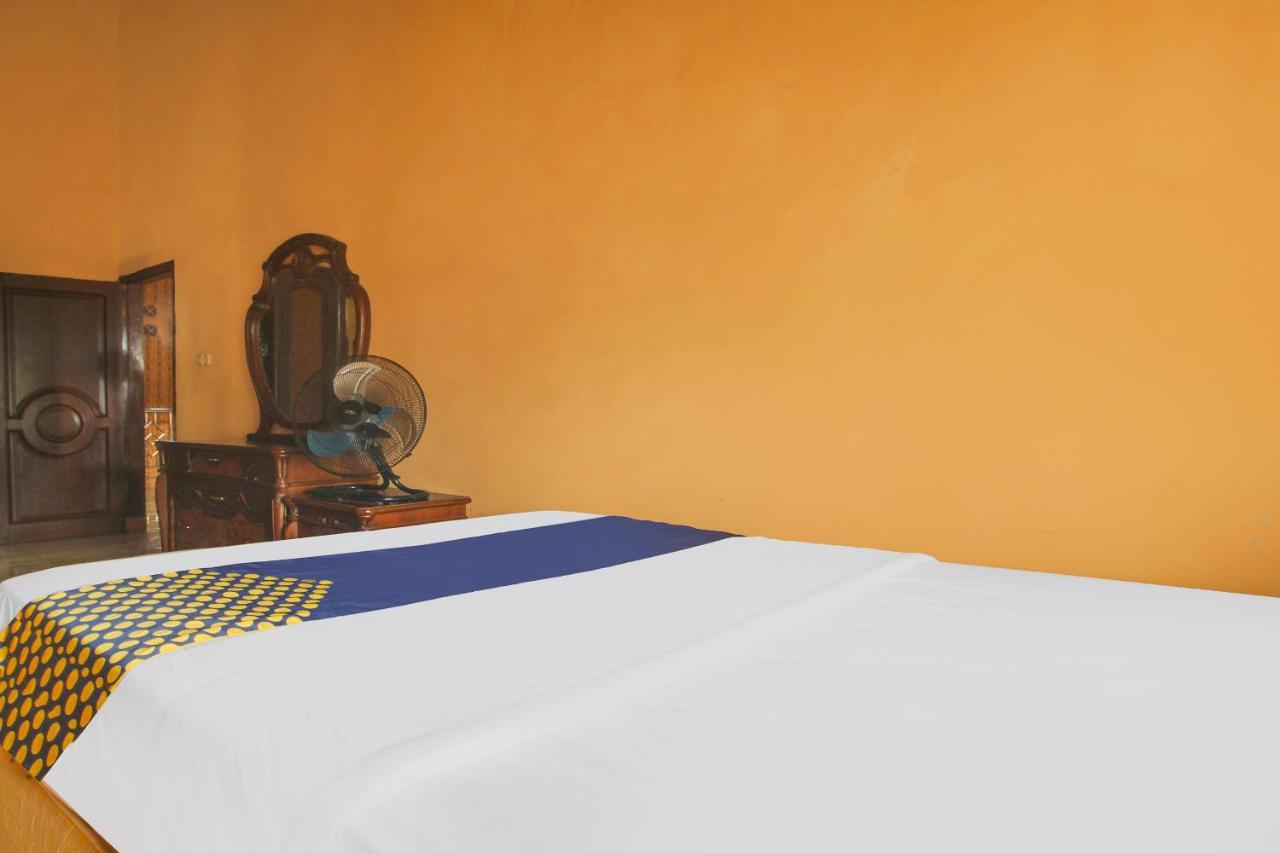 Spot On 91620 Skypiea Guest House Tasikmalaya Exterior foto